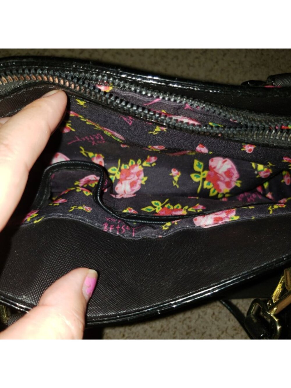 Betsey Johnson Floral Black & Pink Handbag Medium Size Boxy Pruse - Picture 9 of 11